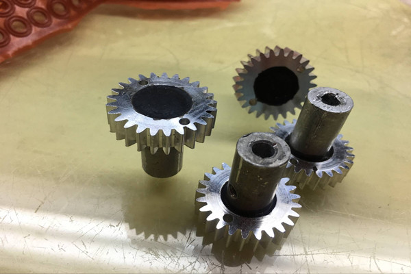 专业生产硅胶包五金件 轴承包胶产品