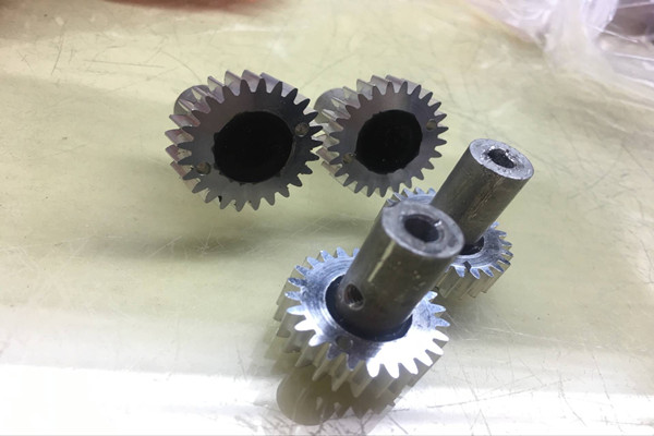 专业生产硅胶包五金件 轴承包胶产品