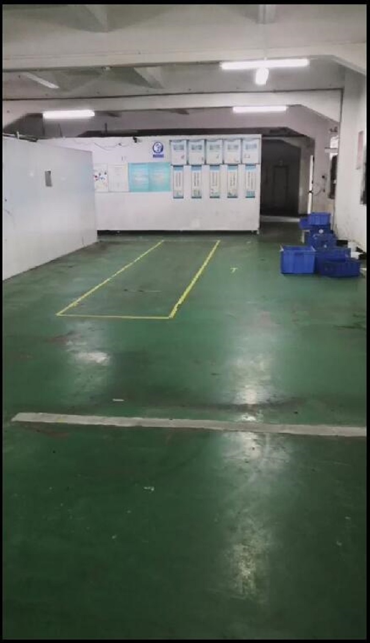 择优硅胶制品公司新定350吨真空机，开足马力，迎接新挑战