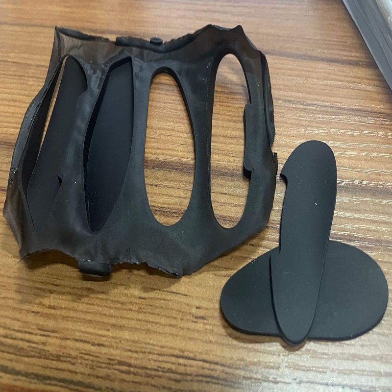 硅胶鼠标侧片垫生产注意事项