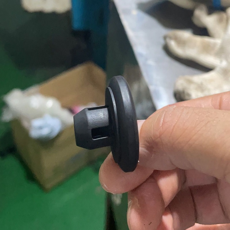 橡胶套脱模困难的原因