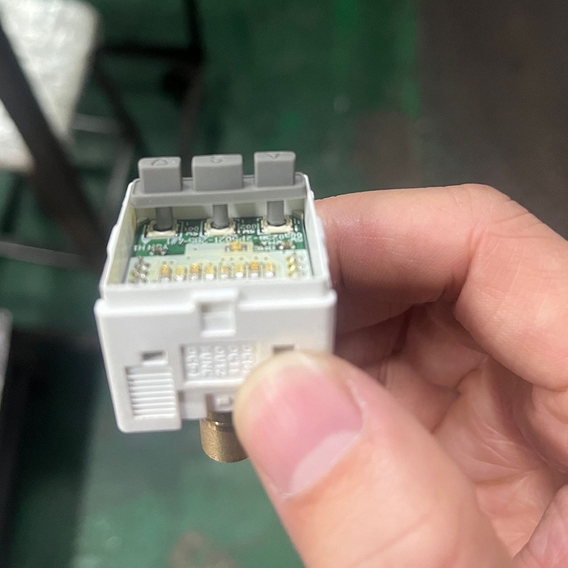硅胶计数器按键位置的偏移对按键弹力的影响