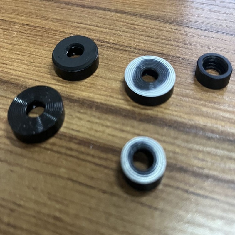 铝件圈表面可以包一层硅胶吗？