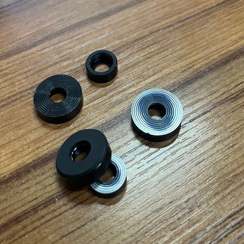 铝件圈表面可以包一层硅胶吗？