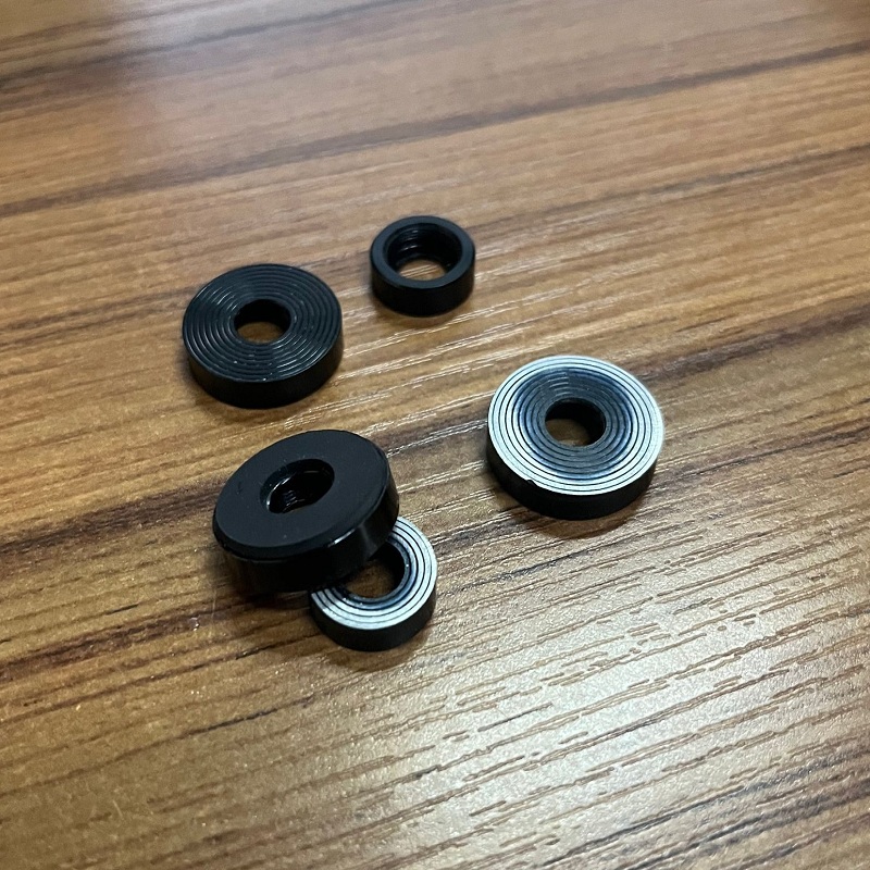 铝件圈表面可以包一层硅胶吗？