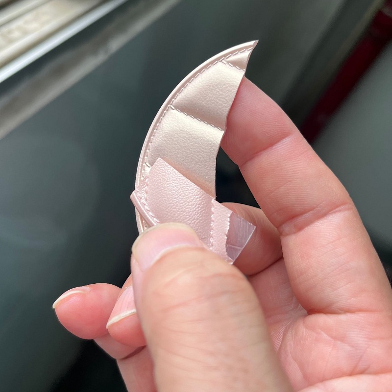 衣服硅胶缝制铭牌打样