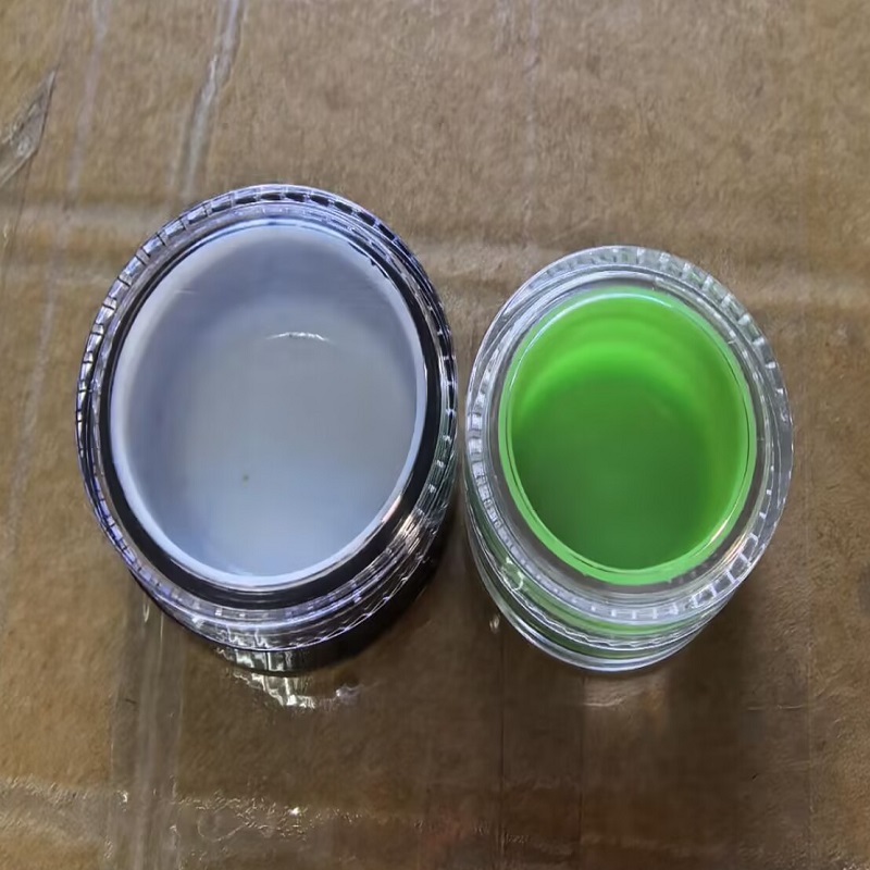 塑胶化妆品盒再加一个硅胶内托的作用