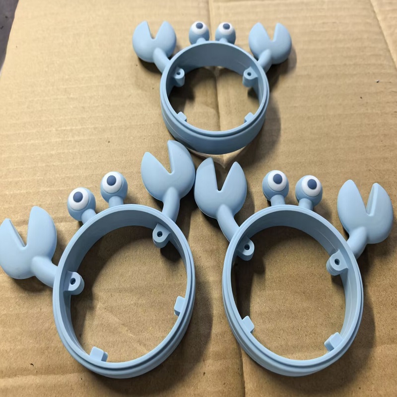 三色硅胶螃蟹成型注意事项