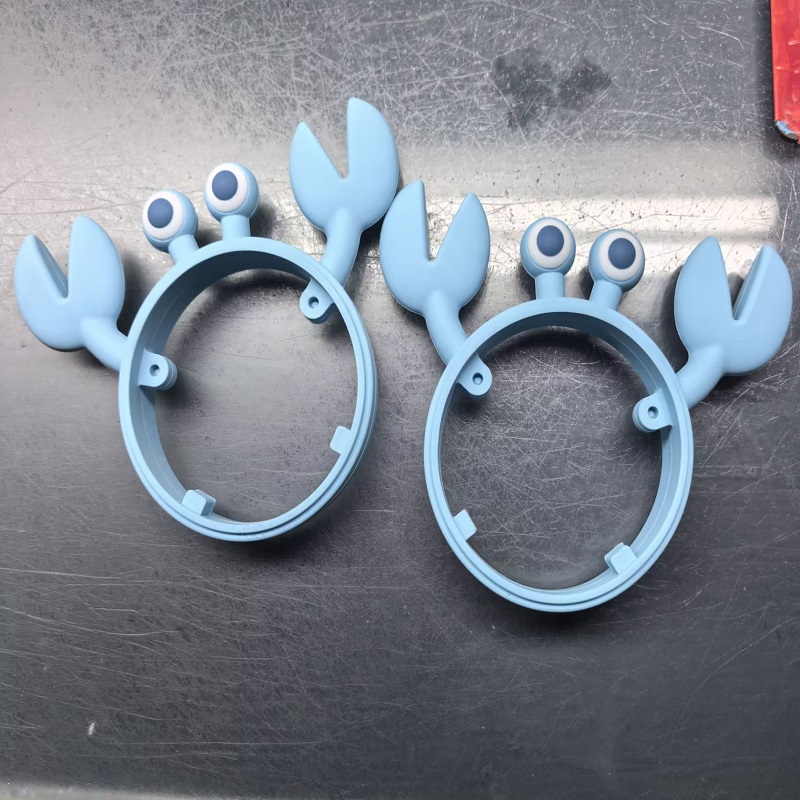 三色硅胶螃蟹成型注意事项