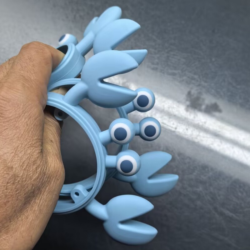 三色硅胶螃蟹成型注意事项